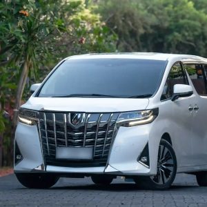 Penjemputan di Bandara Bali dengan Mobil Alphard