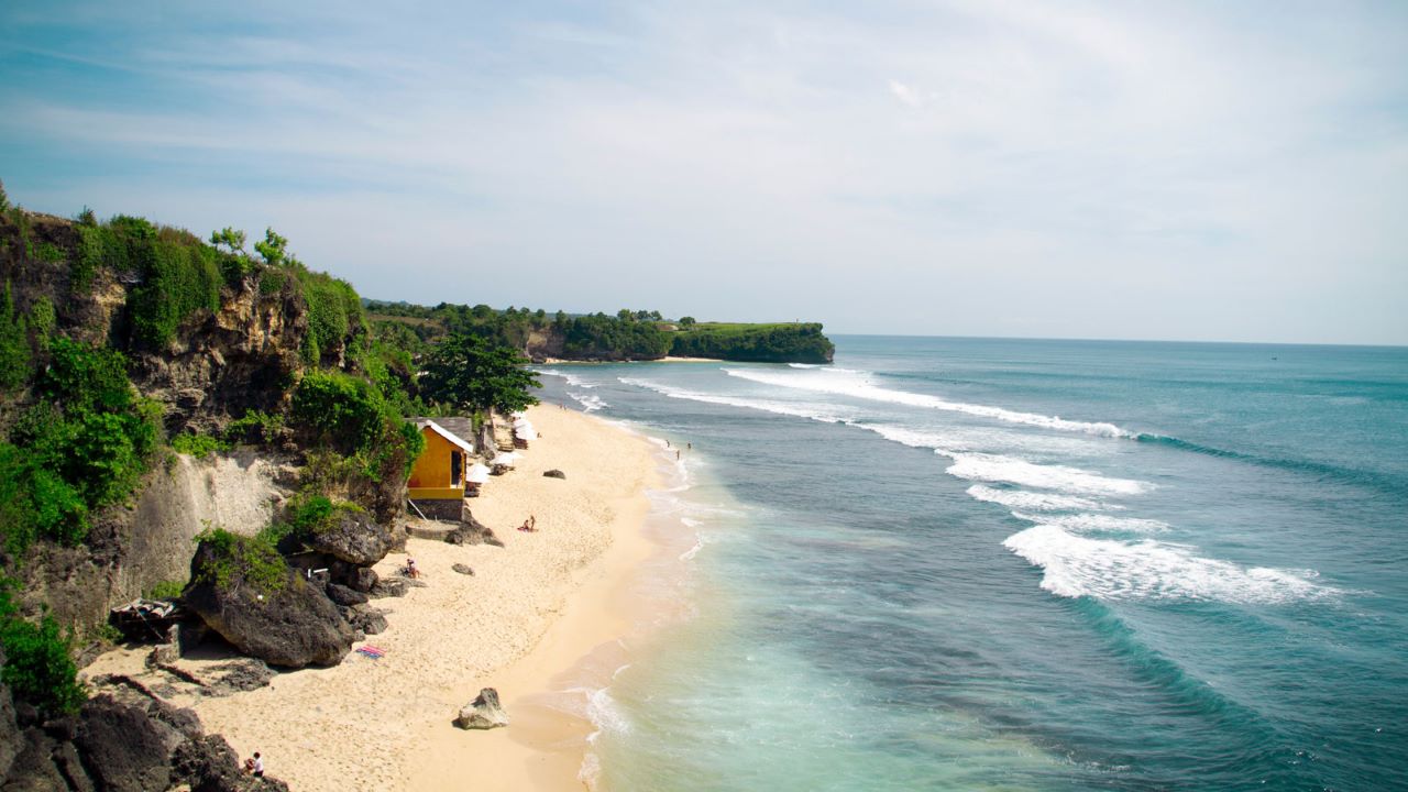 Info Harga Tiket Pantai Balangan dan Spot Chill Paling Oke di Bali