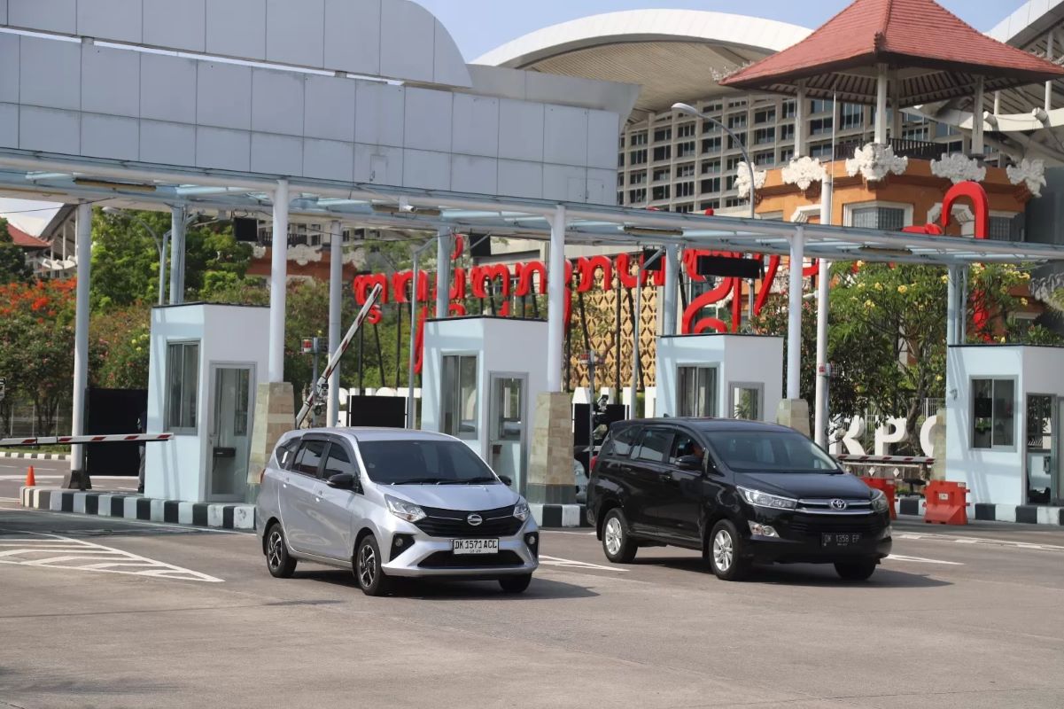 Nikmati Perjalanan Nyaman dari Bandara Ngurah Rai: Carter Mobil Bali Siap Antar Anda!