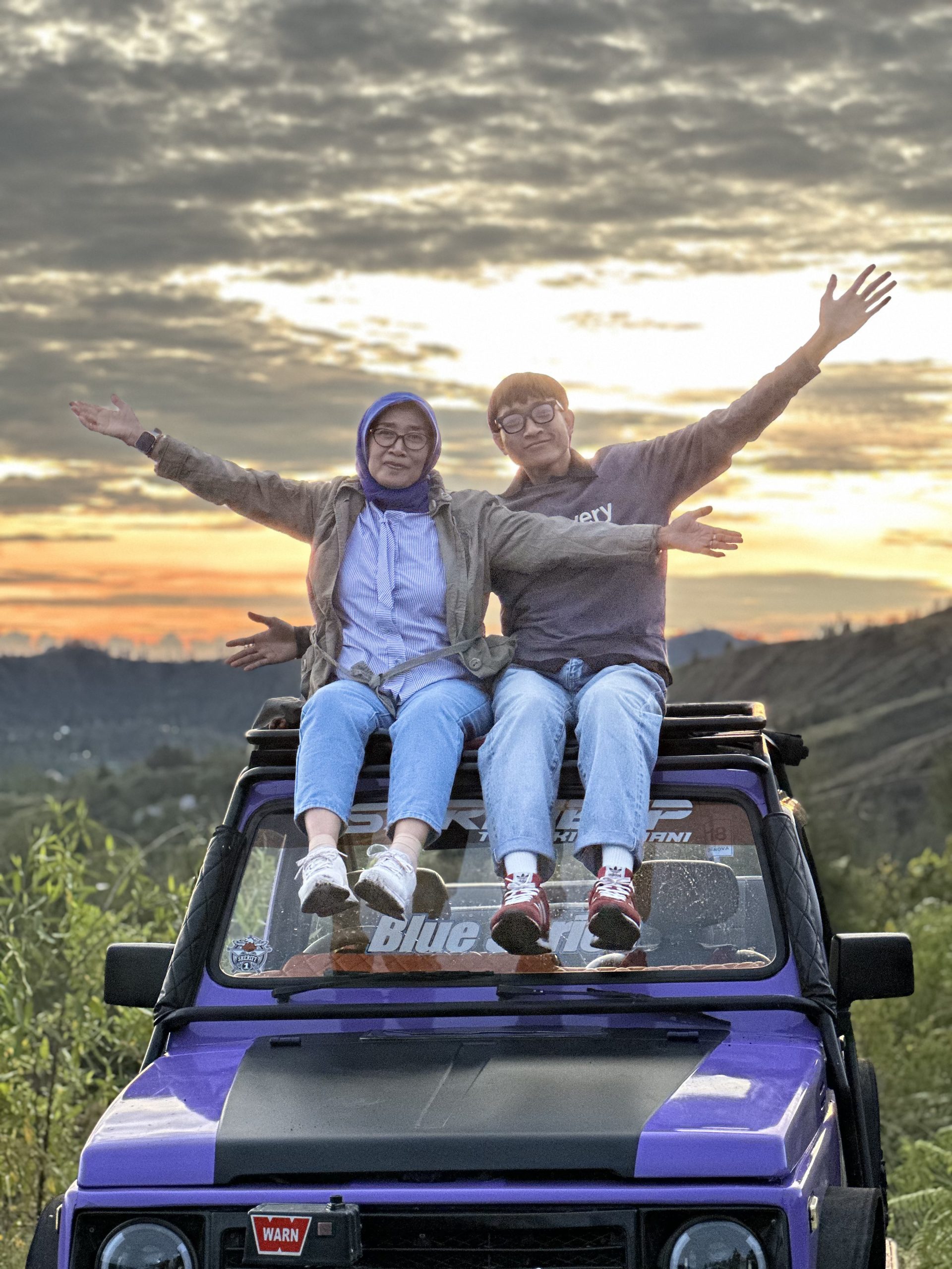 jeep sunrise batur